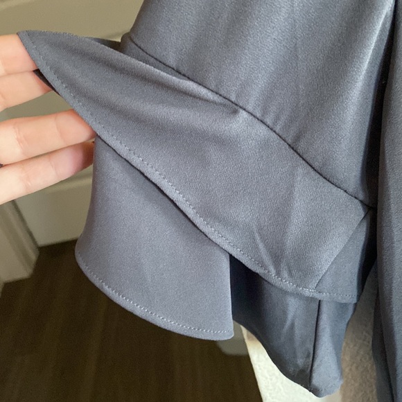 Loft, XS petite (fits like a normal), Gray sleeved blouse - Picture 4 of 4
